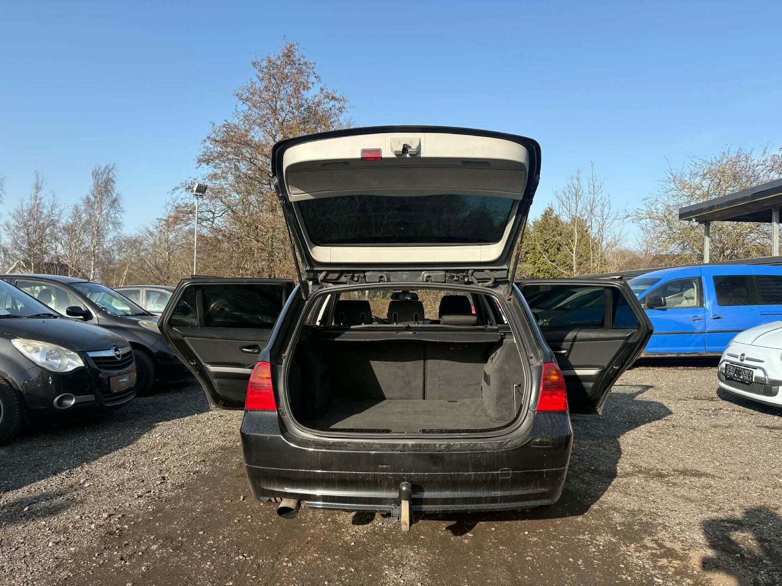 Sort BMW 320d fra 2007