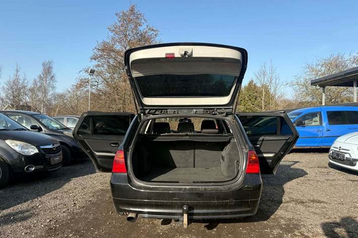 Sort BMW 320d fra 2007