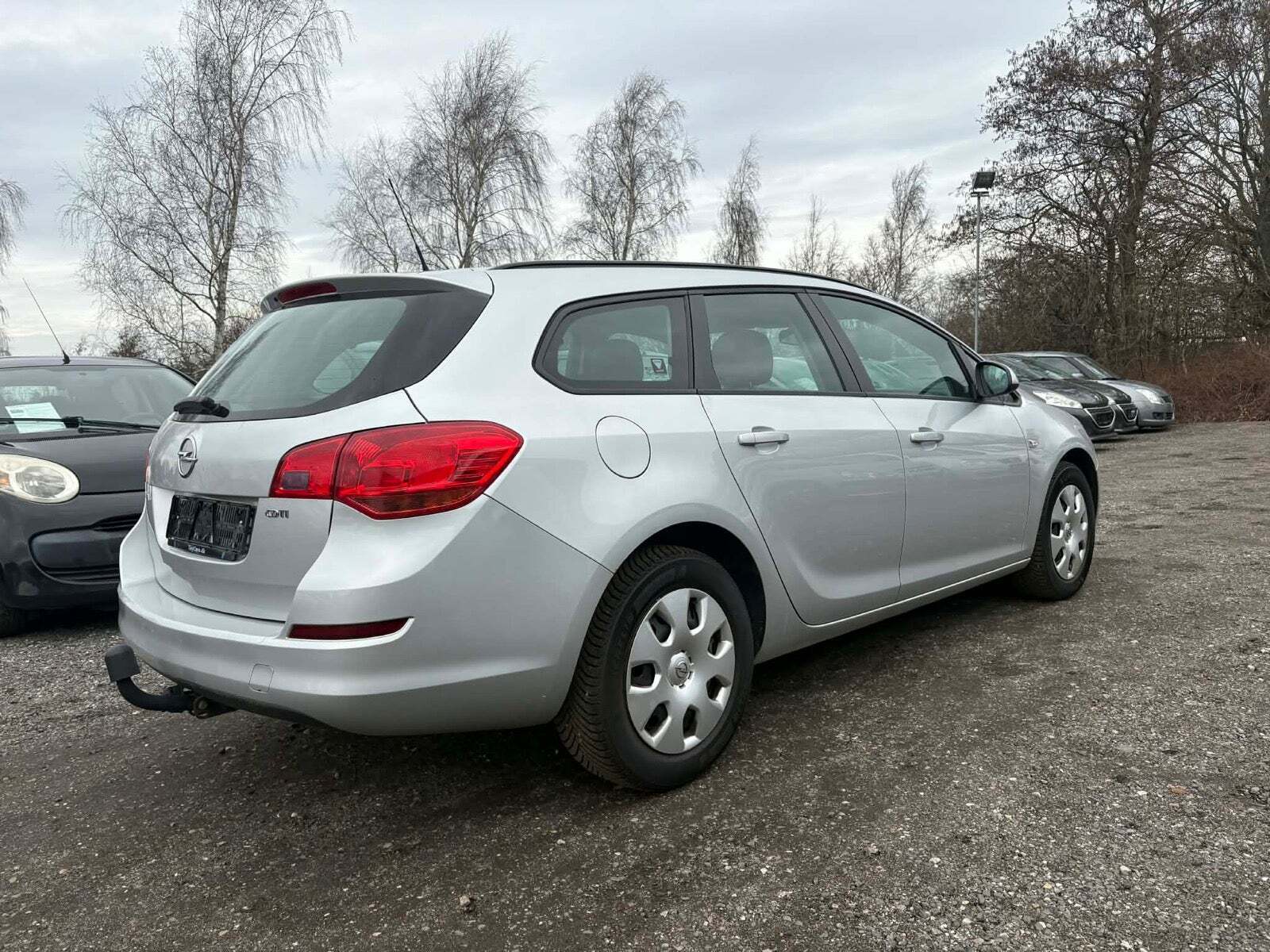 Brun Opel Astra fra 2012