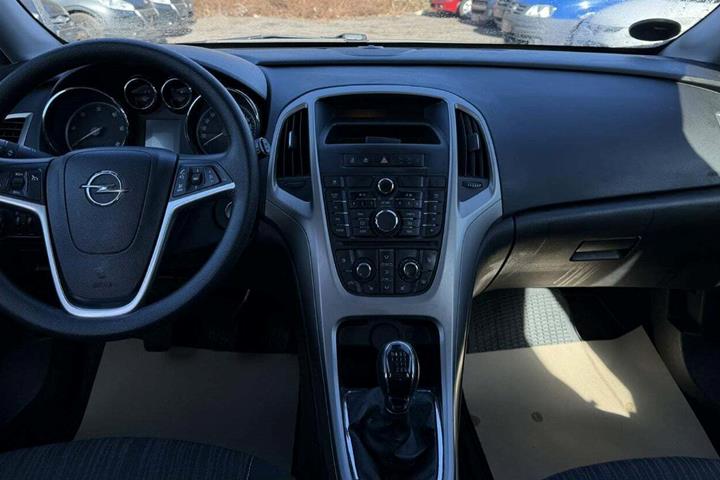 Brun Opel Astra fra 2012