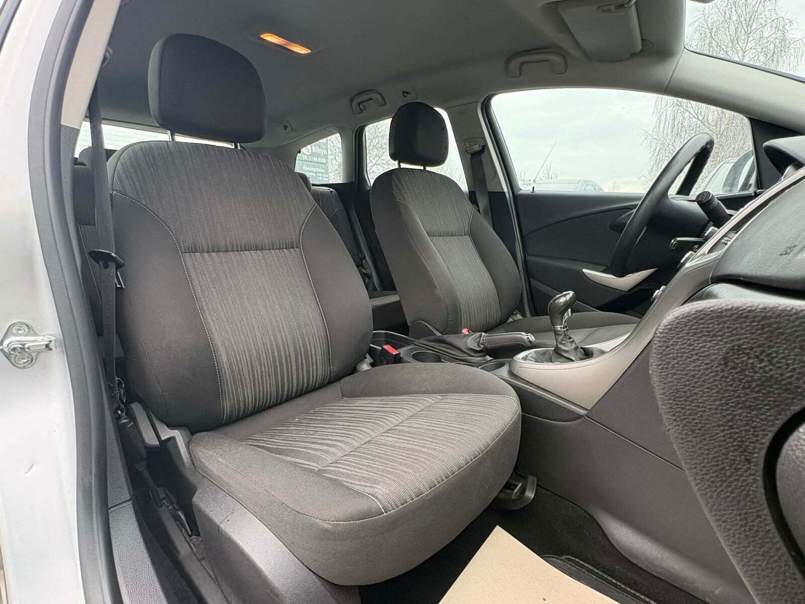 Brun Opel Astra fra 2012
