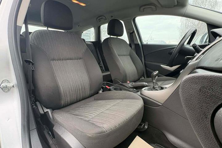 Brun Opel Astra fra 2012