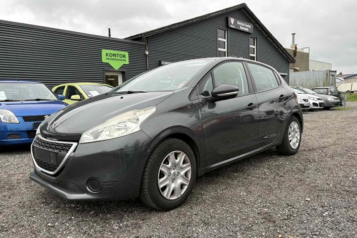 undefined Peugeot 208 fra 2012 set udefra