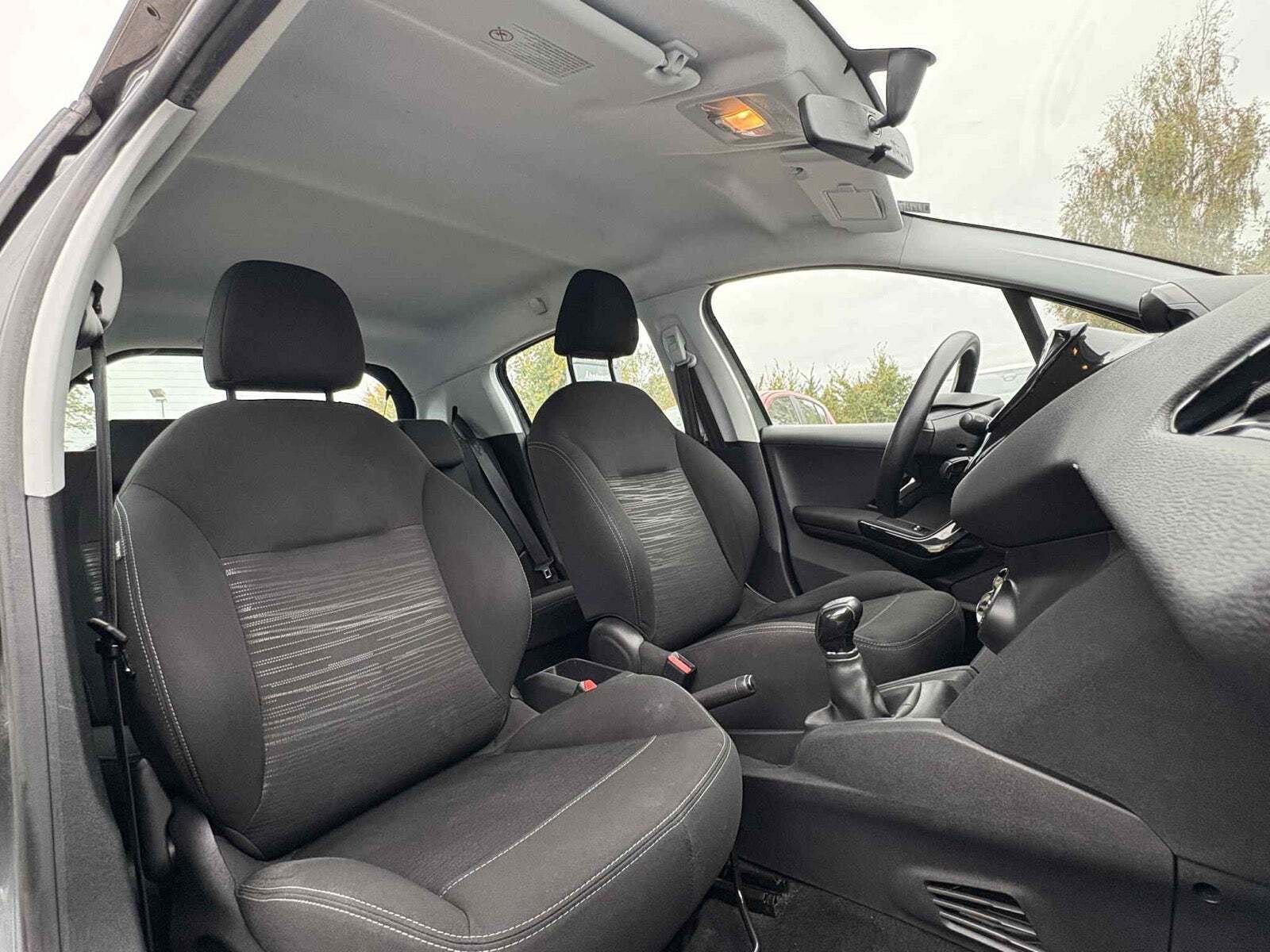 undefined Peugeot 208 fra 2012