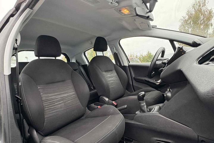 undefined Peugeot 208 fra 2012