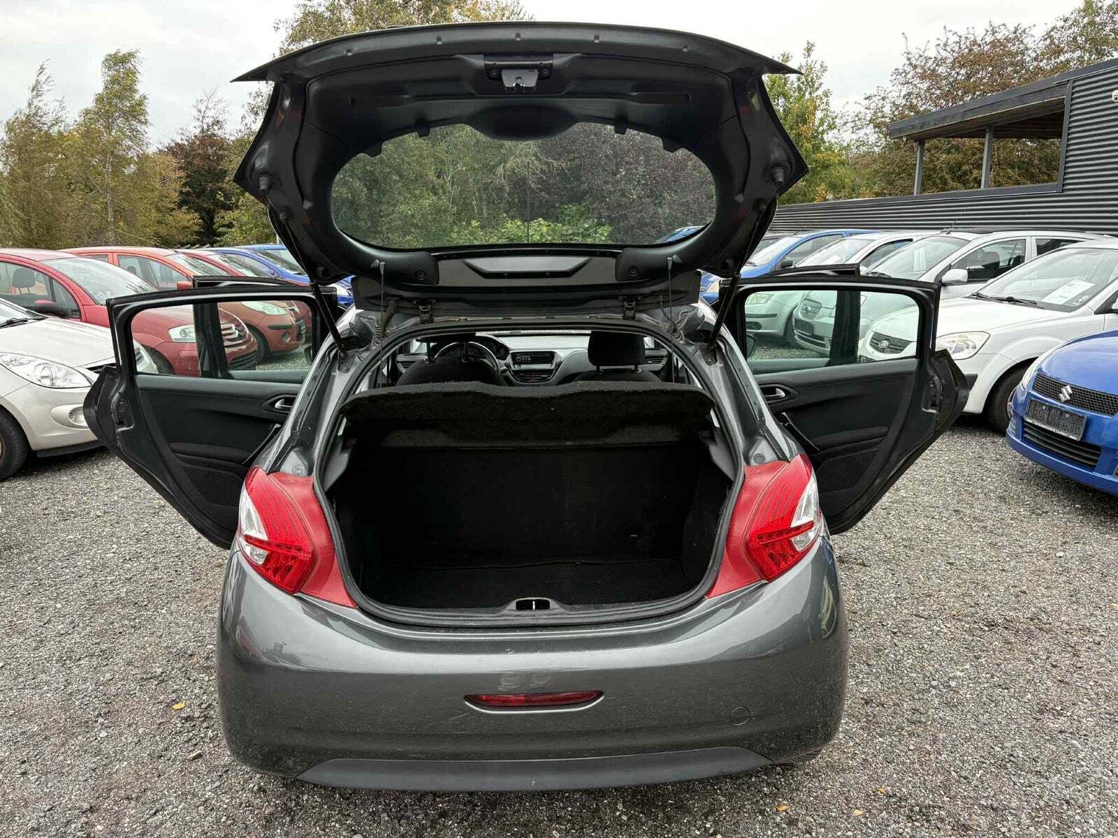 undefined Peugeot 208 fra 2012