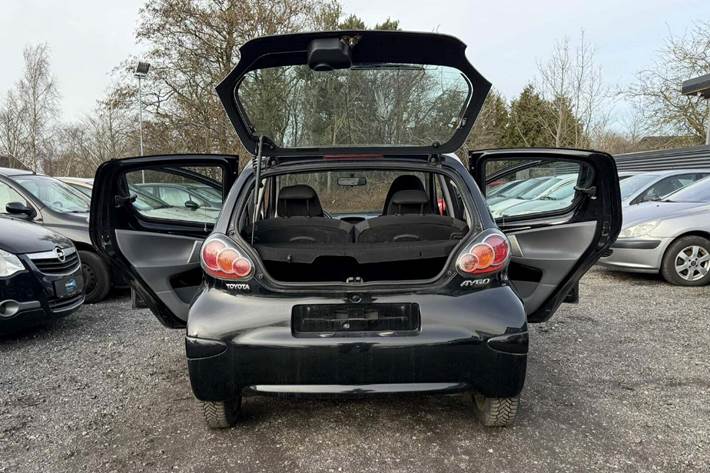 Sort Toyota Aygo fra 2009