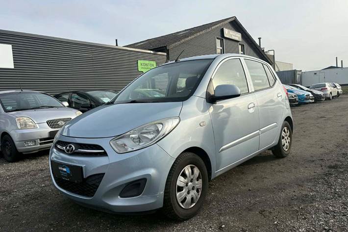 Blå Hyundai i10 fra 2011