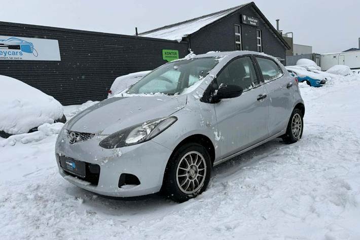Sølv Mazda 2 fra 2008