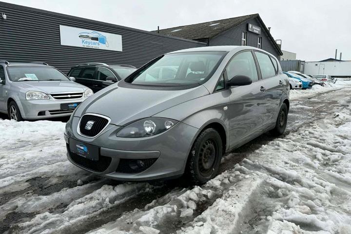 Grå Seat Toledo fra 2007 set udefra