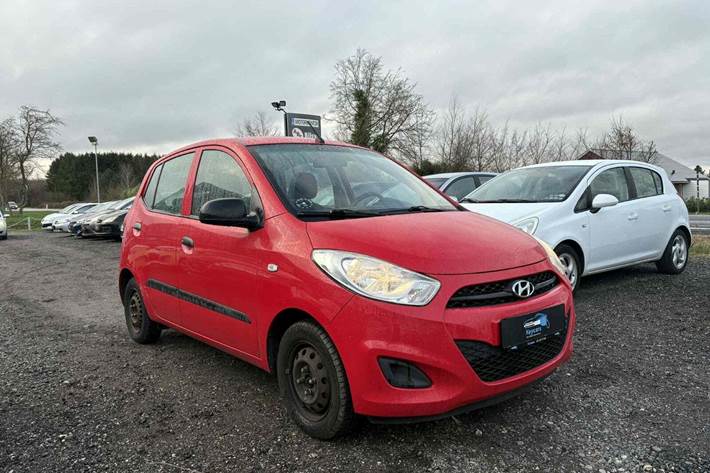 Rød Hyundai i10 fra 2012