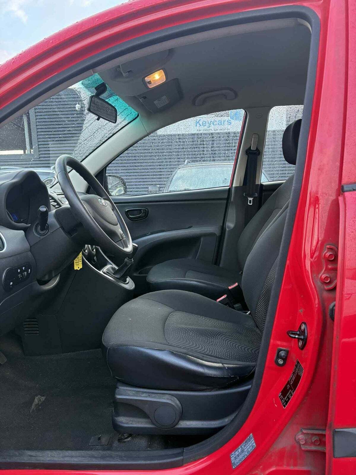 Rød Hyundai i10 fra 2012