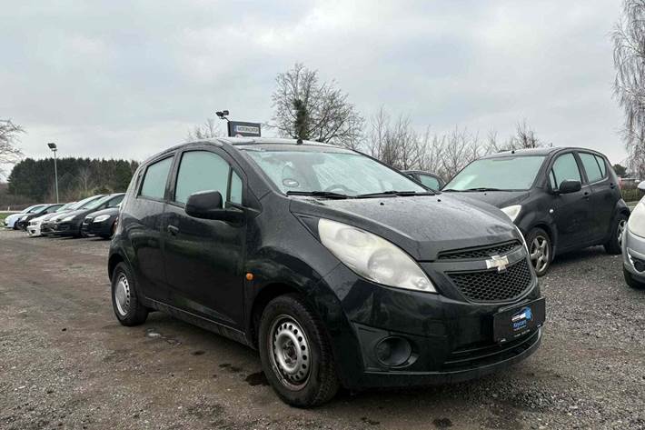 Grå Chevrolet Spark fra 2010