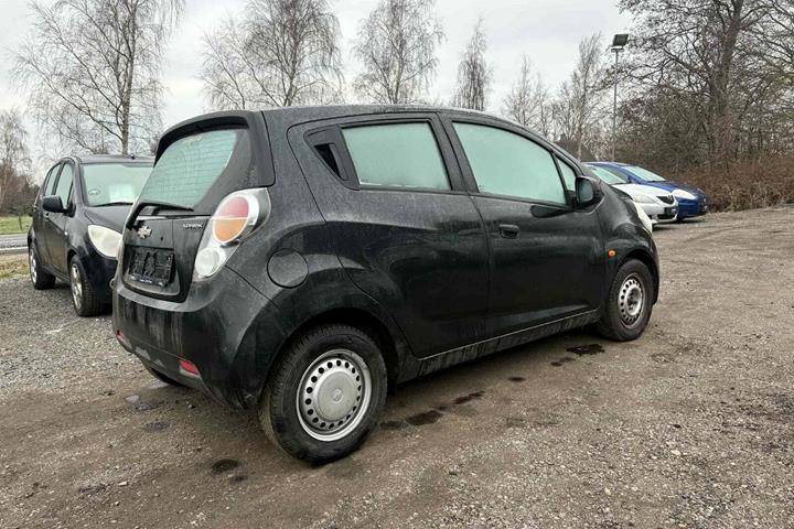 Grå Chevrolet Spark fra 2010