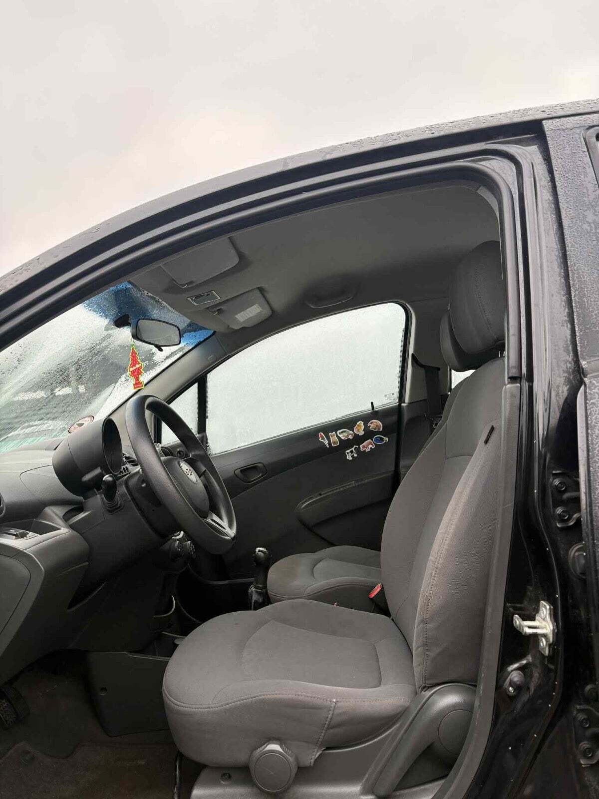 Grå Chevrolet Spark fra 2010
