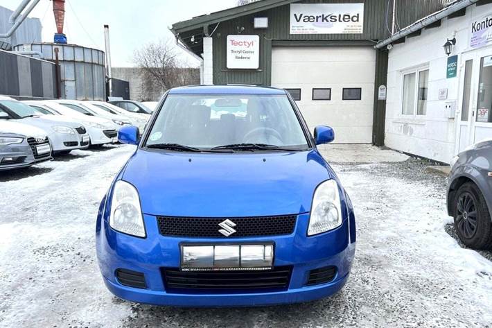 Blå Suzuki Swift fra 2006