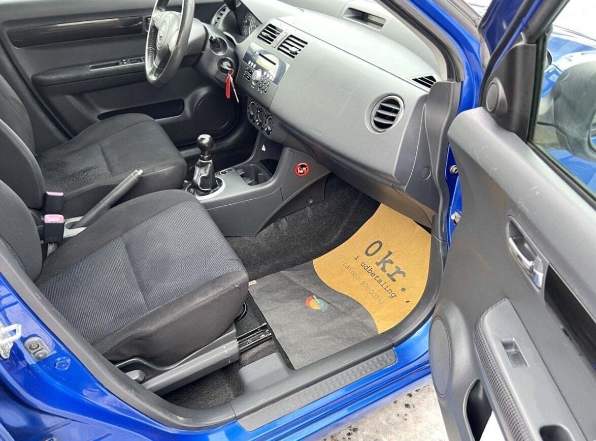 Blå Suzuki Swift fra 2006