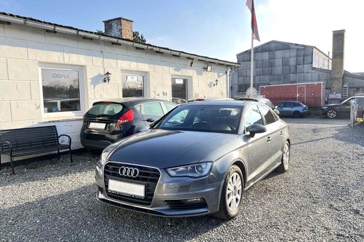 Grå Audi A3 fra 2015