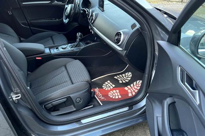 Grå Audi A3 fra 2015