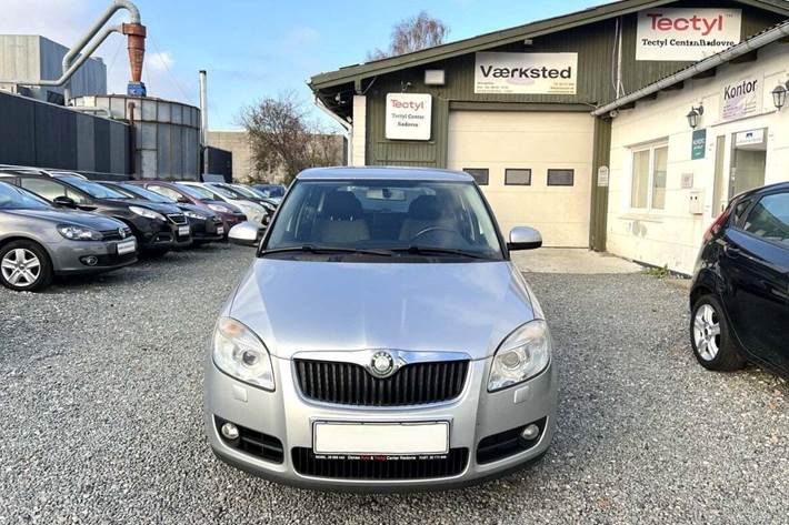 Sølv Skoda Fabia fra 2009