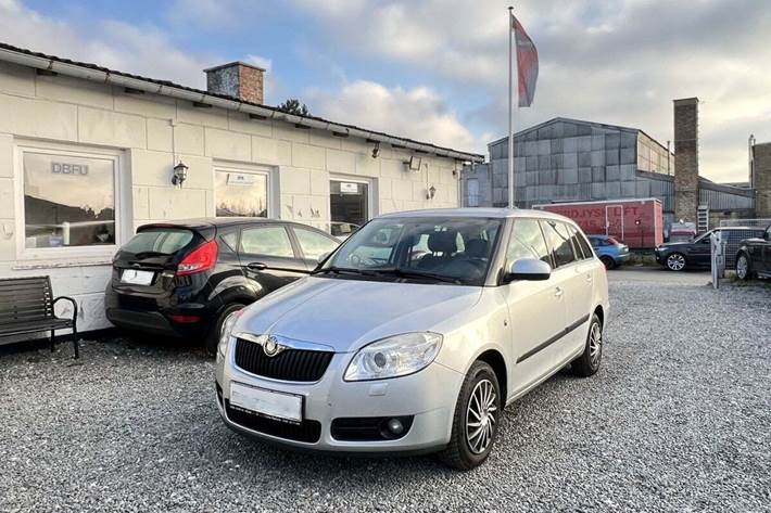 Sølv Skoda Fabia fra 2009