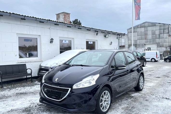Blå Peugeot 208 fra 2014