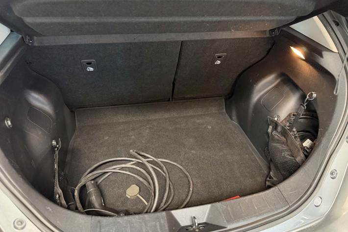 Sølv Nissan Leaf fra 2020