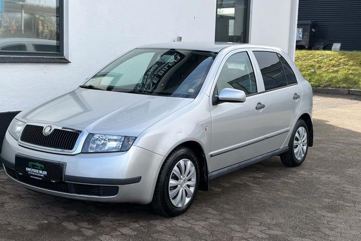 undefined Skoda Fabia fra 2002 set udefra