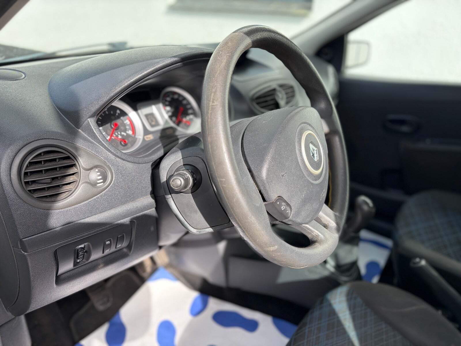 undefined Renault Clio II fra 2008 set indefra