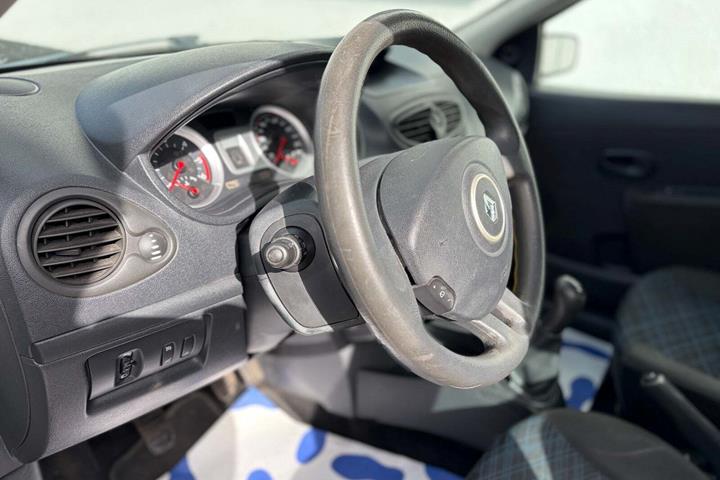 undefined Renault Clio II fra 2008 set indefra