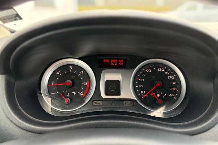 undefined Renault Clio II fra 2008 set indefra