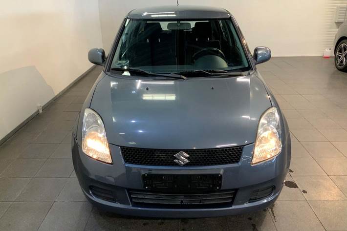 Grå Suzuki Swift fra 2007