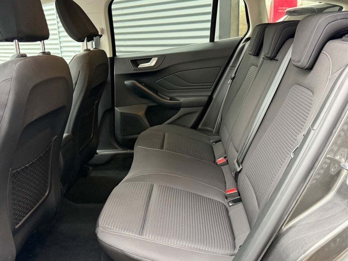 Grå Ford Focus fra 2022
