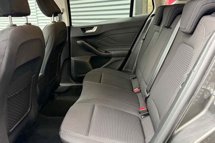 Grå Ford Focus fra 2022