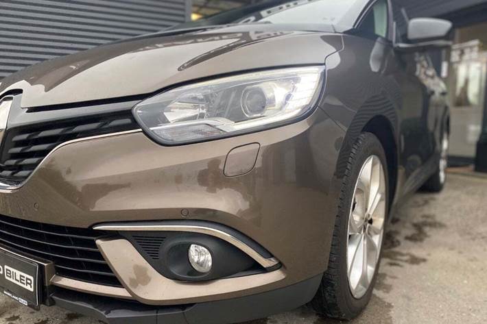 Brun Renault Grand Scenic IV fra 2017