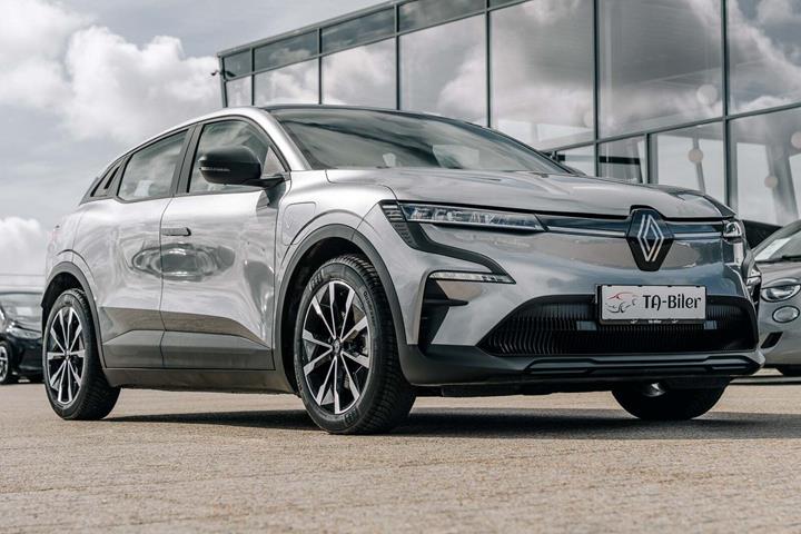 Grå Renault Megane E-Tech fra 2024 set udefra