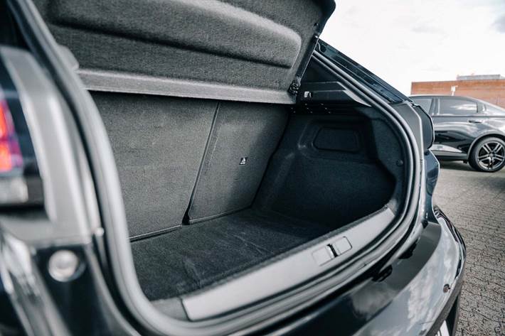 Sort Peugeot e-208 fra 2021