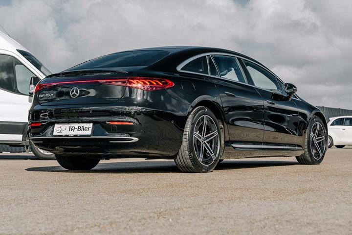 Sort Mercedes EQS450+ fra 2023