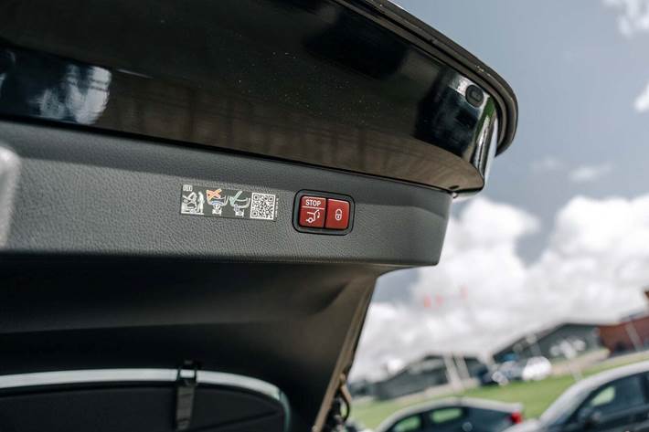 Sort Mercedes EQS450+ fra 2023