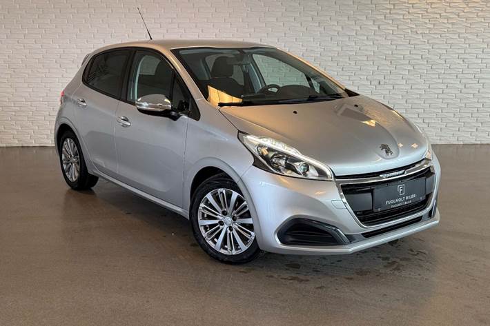 Sølv Peugeot 208 fra 2017
