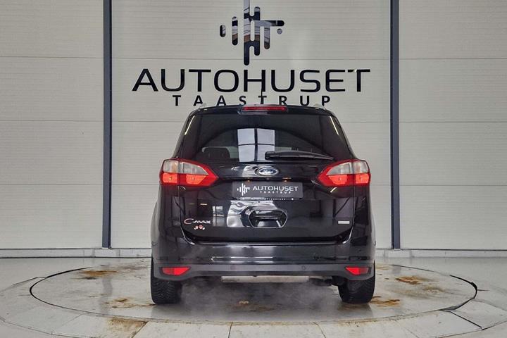 Sort Ford Grand C-Max fra 2017 set udefra