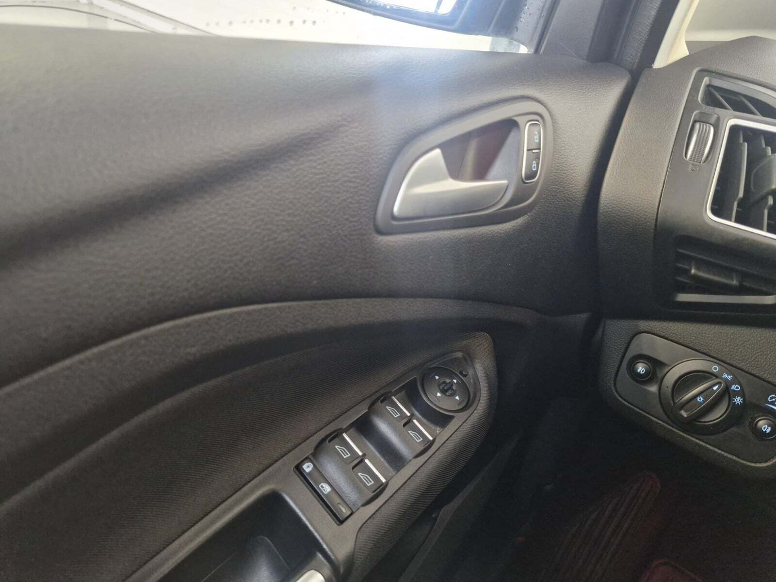 Sort Ford Grand C-Max fra 2017