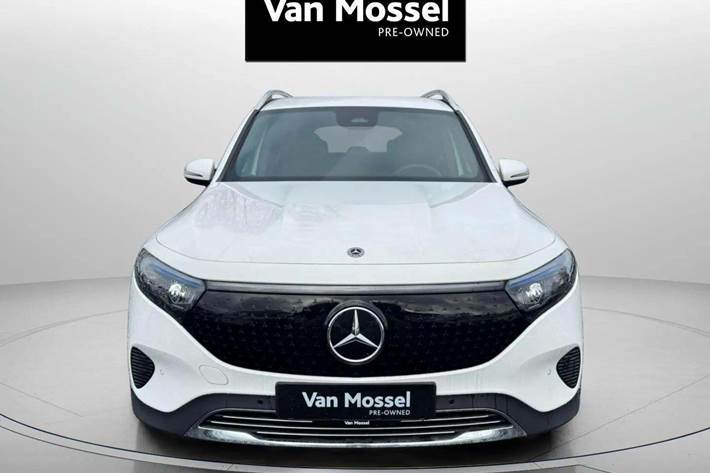 Hvid Mercedes EQB250+ fra 2026