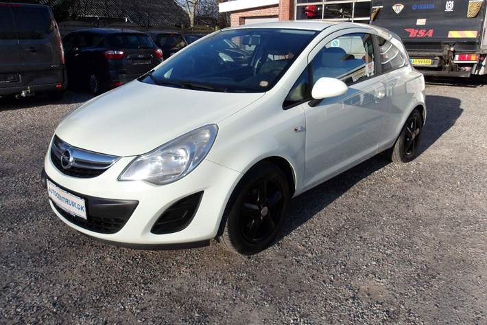 Gul Opel Corsa fra 2011