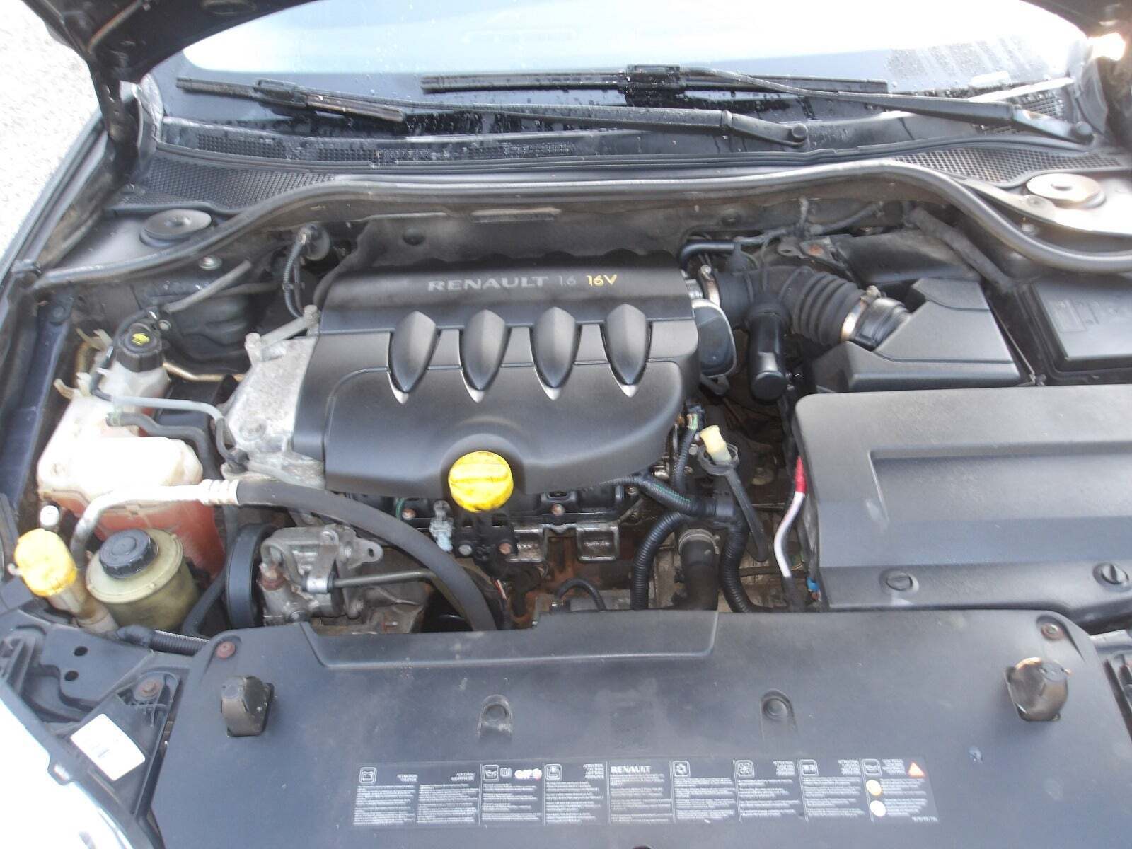 Grå Renault Laguna III fra 2009