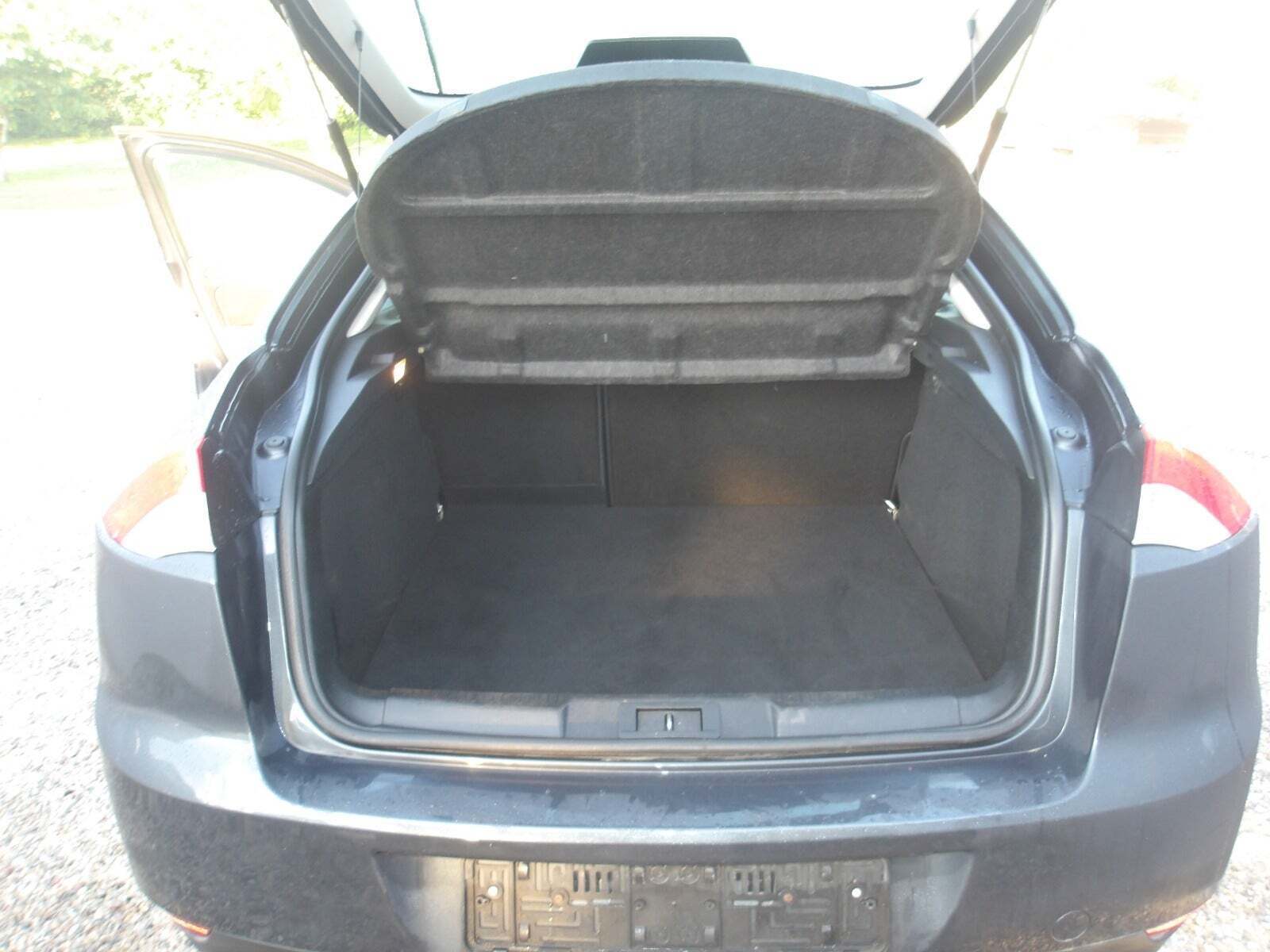 Grå Renault Laguna III fra 2009