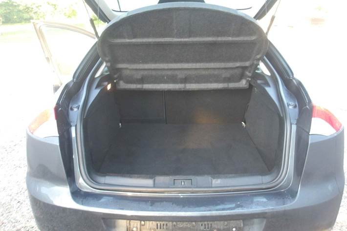 Grå Renault Laguna III fra 2009