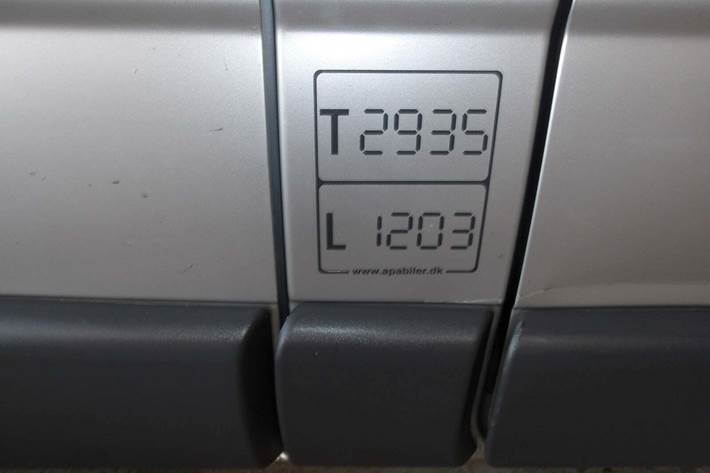 Sølv Opel Vivaro fra 2010