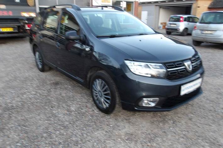 Sort Dacia Logan fra 2019