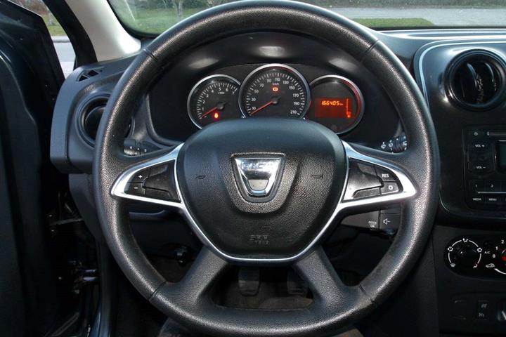 Sort Dacia Logan fra 2019